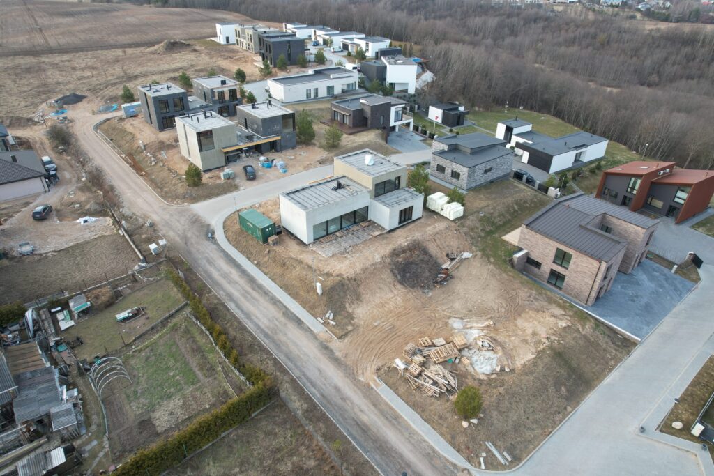 Draustinio namai (Lietaviškių g. 82, 82A, 82B, 82C, 82D, 82E, 84B, 84C, 86, 86B, 86C, 86E) - Private house community, Row housing - construction photos