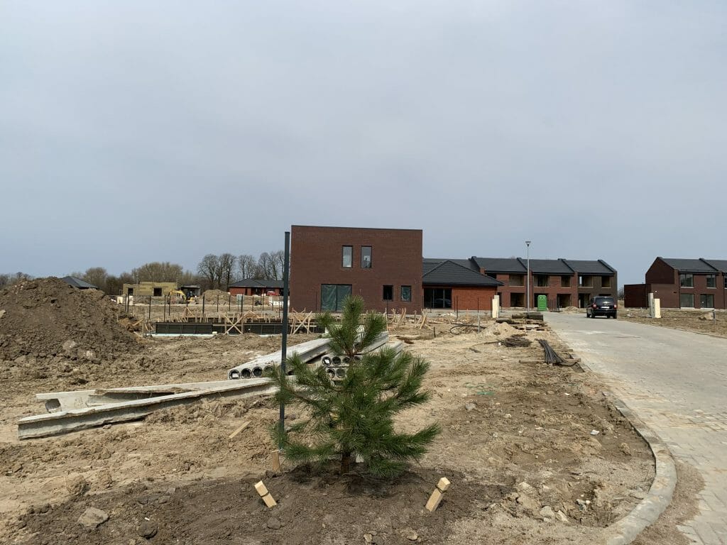 Bachmano Žemė (Vėluvos g. 1, 2, 3, 4 - 47, Eitkūnų g. 6, 6A, 8, 8A - 30, 30A, Tolminkiemio g. 1, 2, 3, 4 - 69) - Privātmāju kopienas, Rindu mājas - būvdarbu attēli