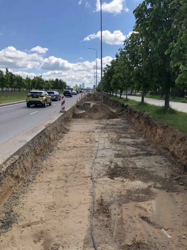Pilaitės pr. atkarpa nuo Įsruties g. iki Papilėnų g. (Pilaitės pr.) - Velosipēdu ceļš, Iela - būvdarbu attēli