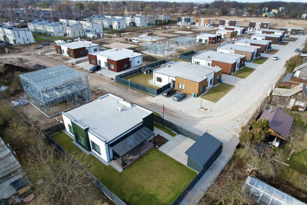 Vynuogyno namai (Varžupio g. 33A, 33B) - Row housing - construction photos