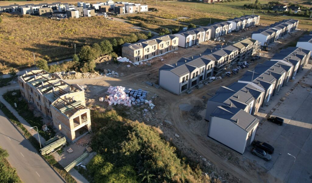 Kotedžai Kalnėnuose (Savičiūnų g.) 4 etapas (Savičiūnų g. 35C, 35D, 37A) - Row housing - construction photos