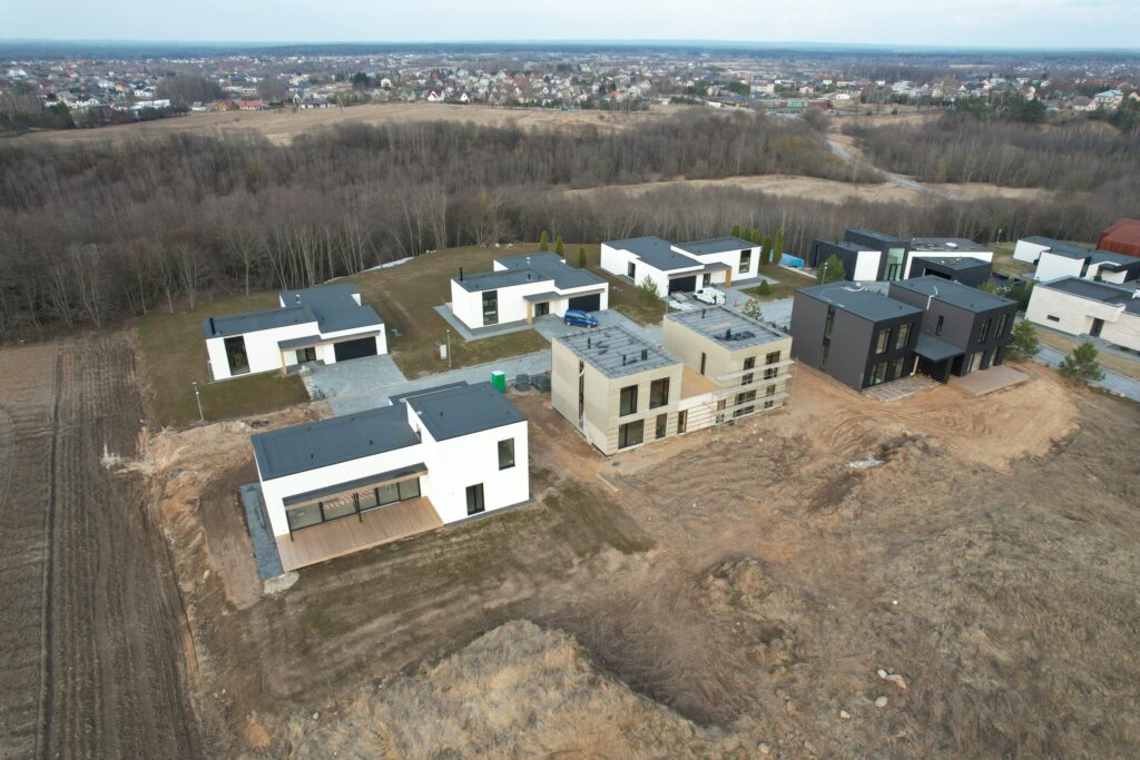 Draustinio namai (Lietaviškių g. 82, 82A, 82B, 82C, 82D, 82E, 84B, 84C, 86, 86B, 86C, 86E) - Private house community, Row housing - construction photos
