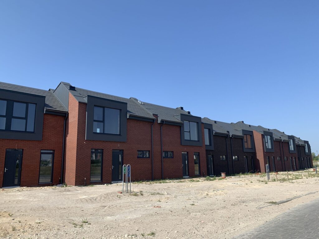 Bachmano Žemė (Vėluvos g. 1, 2, 3, 4 - 47, Eitkūnų g. 6, 6A, 8, 8A - 30, 30A, Tolminkiemio g. 1, 2, 3, 4 - 69) - Privātmāju kopienas, Rindu mājas - būvdarbu attēli