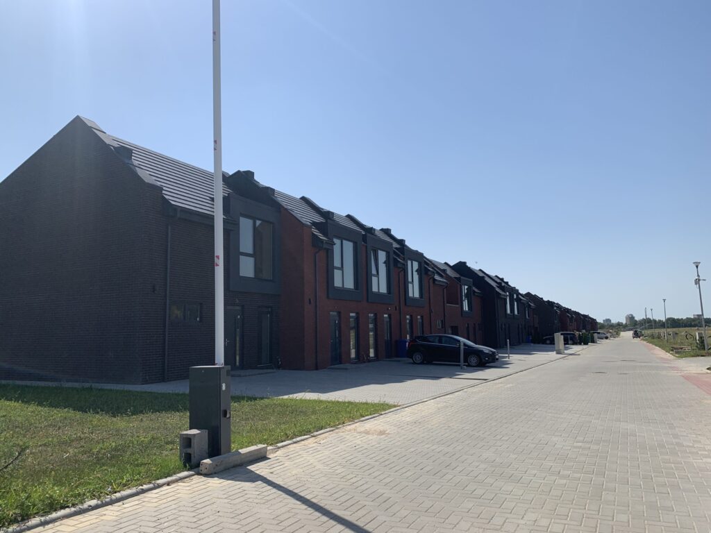 Bachmano Žemė (Vėluvos g. 1, 2, 3, 4 - 47, Eitkūnų g. 6, 6A, 8, 8A - 30, 30A, Tolminkiemio g. 1, 2, 3, 4 - 69) - Privātmāju kopienas, Rindu mājas - būvdarbu attēli