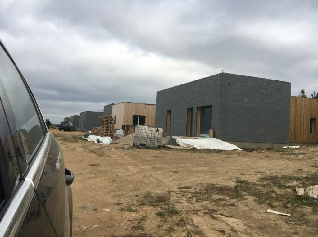 Baltai (Zubiškių g. 77, 79, 81, 83, 85, 87, 89, 91, 93, 95, 97, 99, 101, 103, 111, 113, 119, 121, 127, 129, 135, 163, 165, 167, 169) - Row housing - construction photos