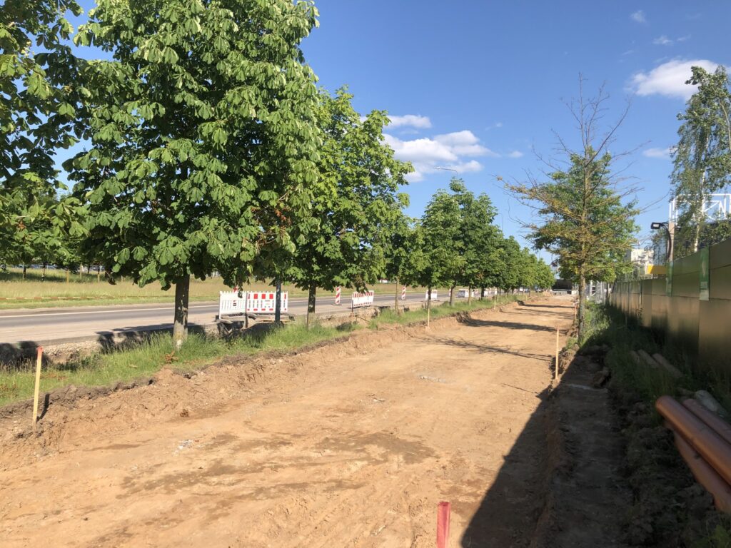 Pilaitės pr. atkarpa nuo Įsruties g. iki Papilėnų g. (Pilaitės pr.) - Velosipēdu ceļš, Iela - būvdarbu attēli