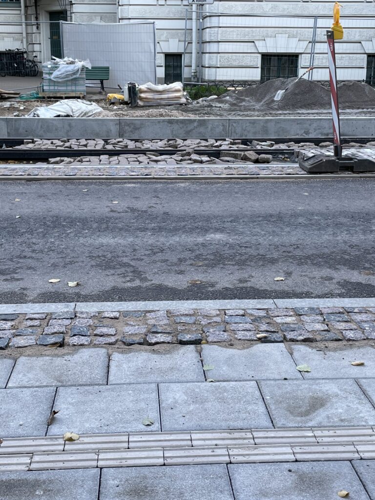 Tramvaju infrastruktūras pārbūve posmā no Ausekļa ielas loka līdz Aspazijas bulvāra/Radio ielas krustojumam (Kronvalda bulvāris, Zigfrīda Annas Meierovica bulvāris, Aspazijas bulvāris) - Dzelzceļš, Iela - būvdarbu attēli