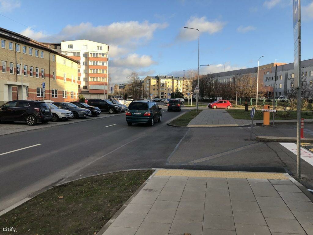 Ramaus eismo gatvė prie Vilniaus rajono centrinės poliklinikos (J. Baltrušaičio g.) - Tänav - ehituse fotod