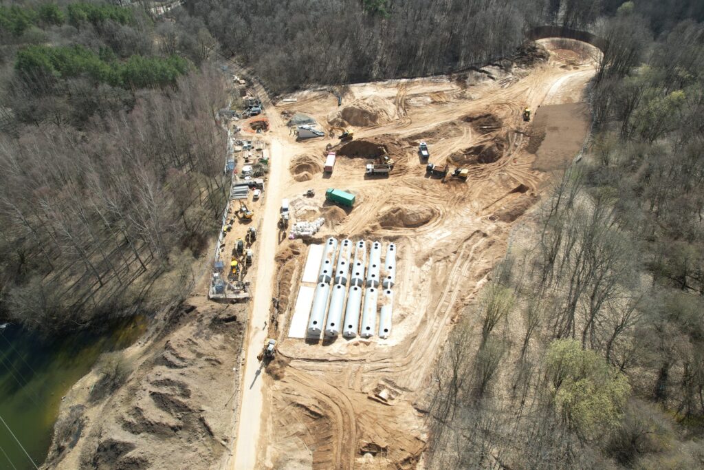 Paviršiniai nuotekų tinklai, valykla ir kaupykla Ozo g. (Šiaurinė, Ukmergės, Ozo, Miglos, Paribio, Lūšių, Elnių g.) - Izplatīšanas tīkls, Parks - būvdarbu attēli