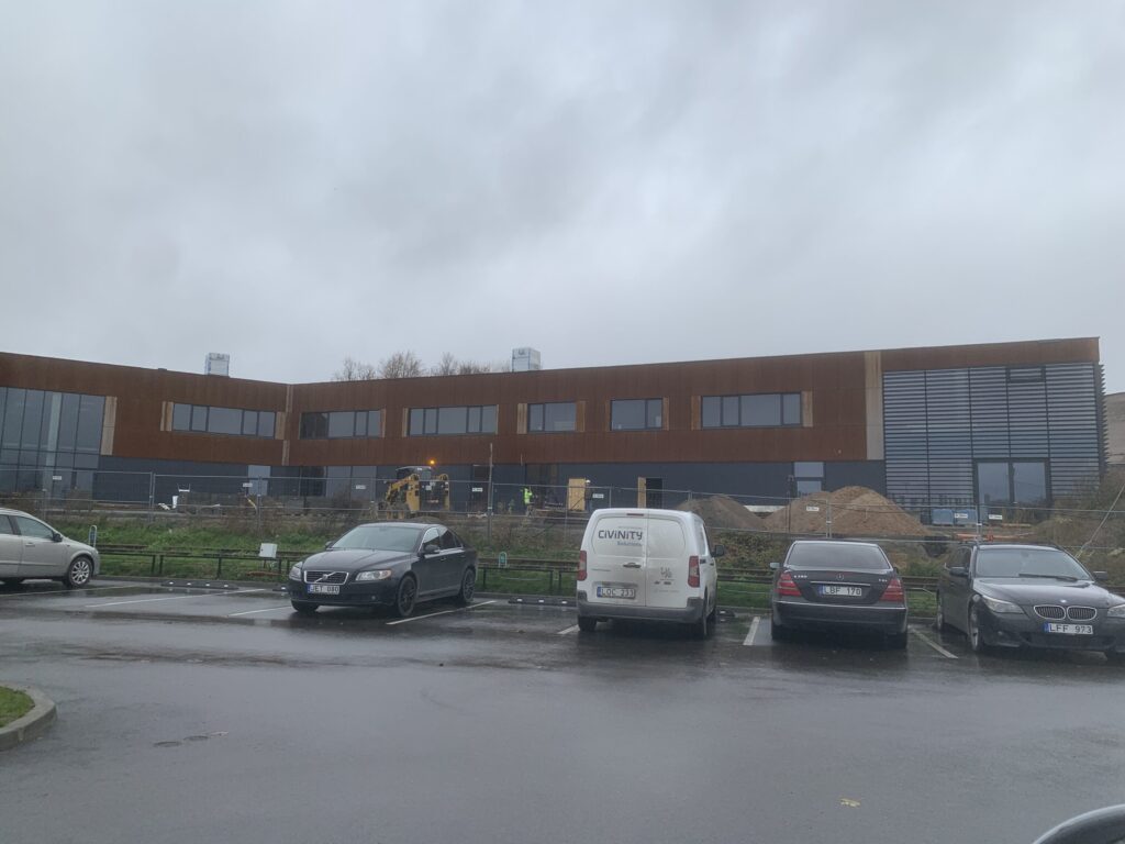 Vakarų Lietuvos Skaitmeninių inovacijų centras (Liepų g. 83) - Biroju centrs - būvdarbu attēli
