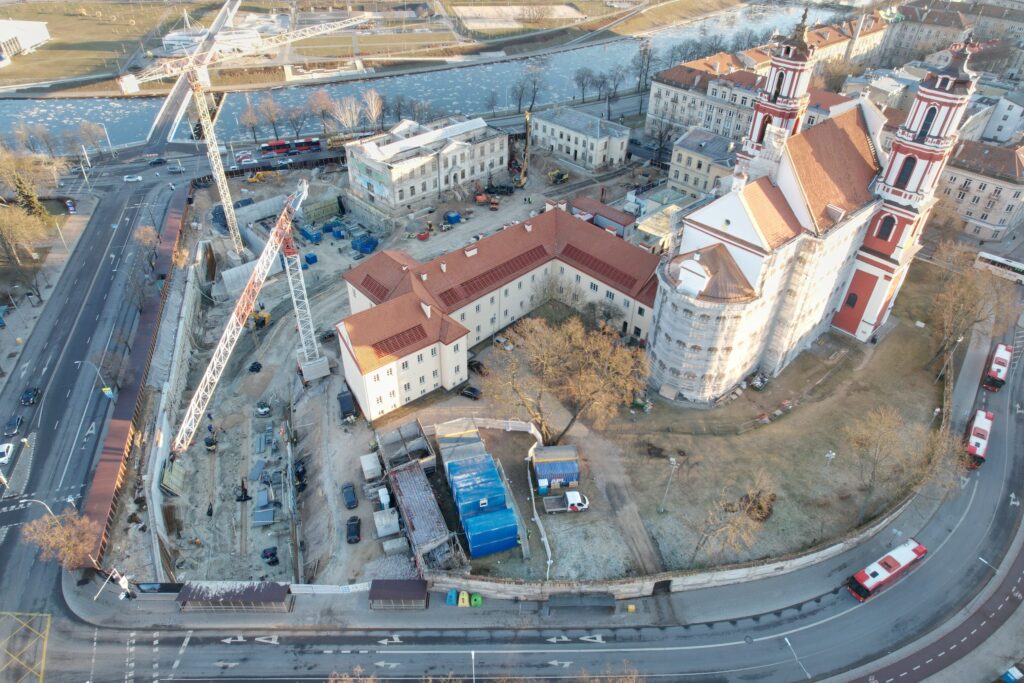 Vasario 16-osios (Vasario 16-osios g. 1) - Hotel, Office center, Primary and secondary education - construction photos