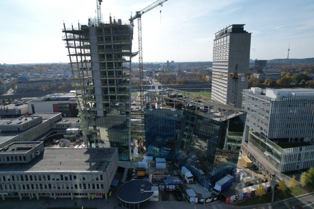 Artery (Konstitucijos pr. 18B) - Biroju centrs - būvdarbu attēli