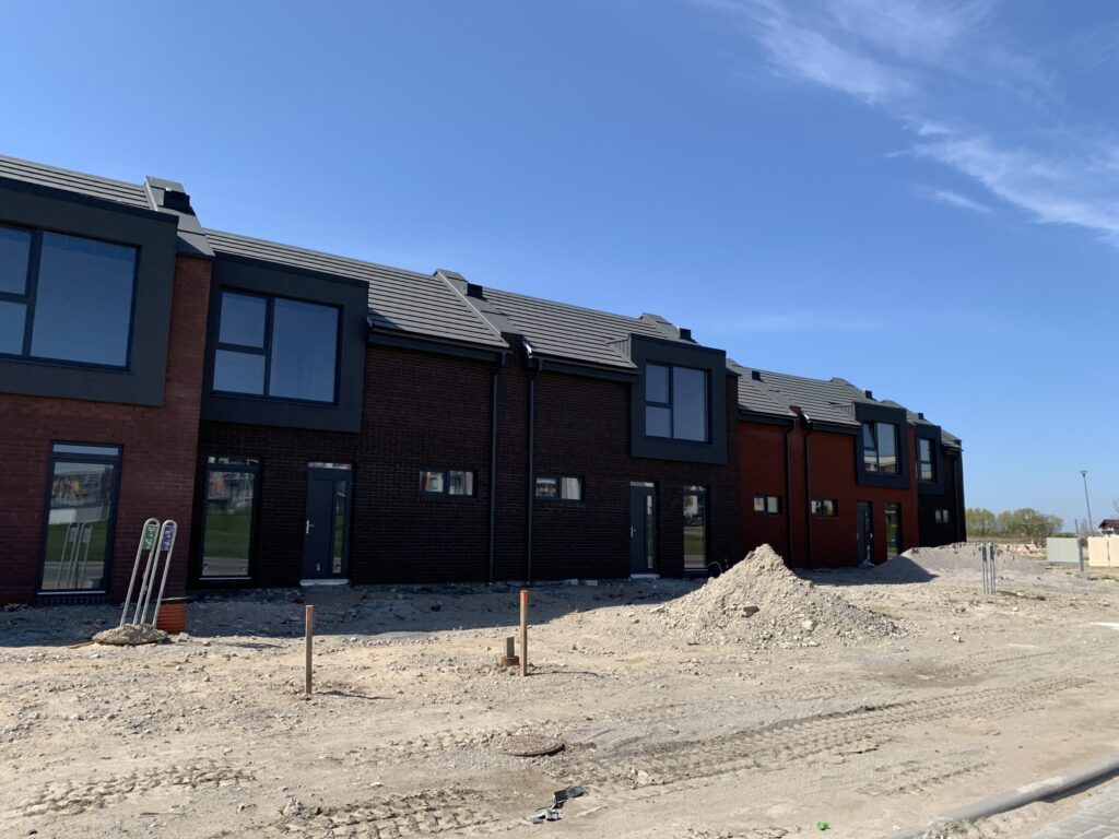 Bachmano Žemė (Vėluvos g. 1, 2, 3, 4 - 47, Eitkūnų g. 6, 6A, 8, 8A - 30, 30A, Tolminkiemio g. 1, 2, 3, 4 - 69) - Privātmāju kopienas, Rindu mājas - būvdarbu attēli