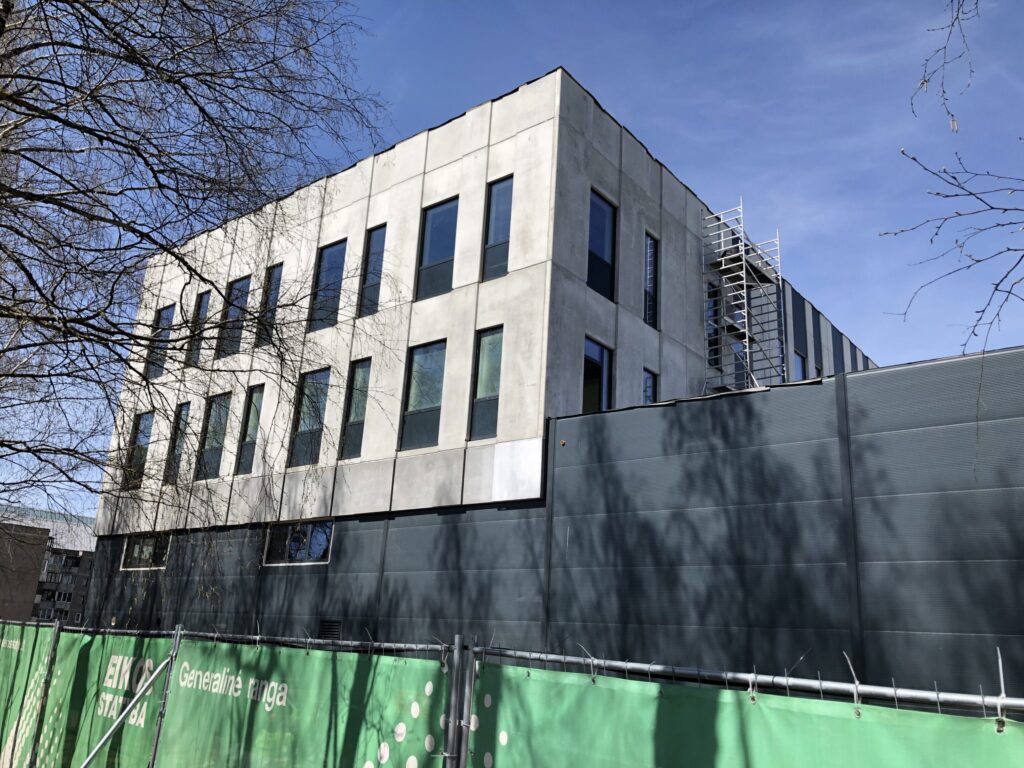 IKI Pilaitės pr. parduotuvė ir administracinis (Pilaitės pr. 42) - Food store, Office center - construction photos