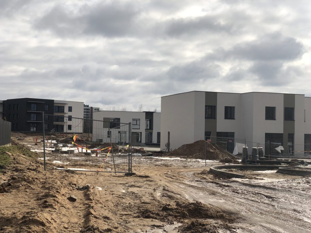 Pilaitės namai (Tilžės g. 47, 53, 55, 57, 59, 60, 61, 63, 65, 67, Gumbinės g. 8, 12, 14, Virbalio g. 4, Tolminkiemio g. 50) - Rindu mājas - būvdarbu attēli