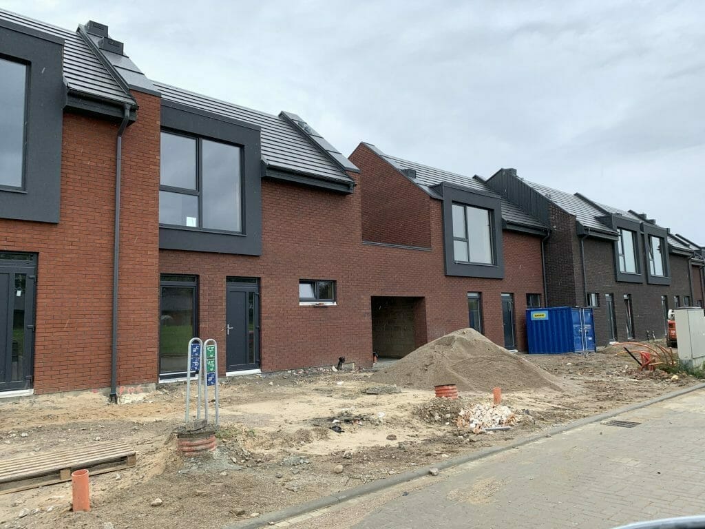 Bachmano Žemė (Vėluvos g. 1, 2, 3, 4 - 47, Eitkūnų g. 6, 6A, 8, 8A - 30, 30A, Tolminkiemio g. 1, 2, 3, 4 - 69) - Privātmāju kopienas, Rindu mājas - būvdarbu attēli