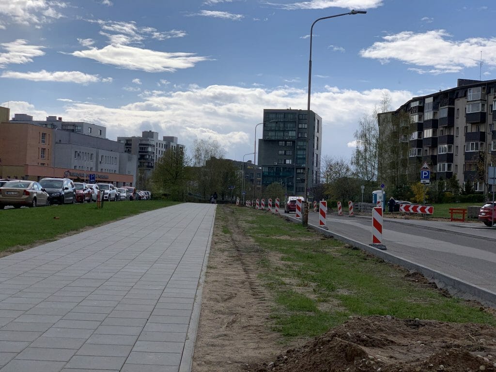 Ramaus eismo gatvė prie Vilniaus rajono centrinės poliklinikos (J. Baltrušaičio g.) - Tänav - ehituse fotod