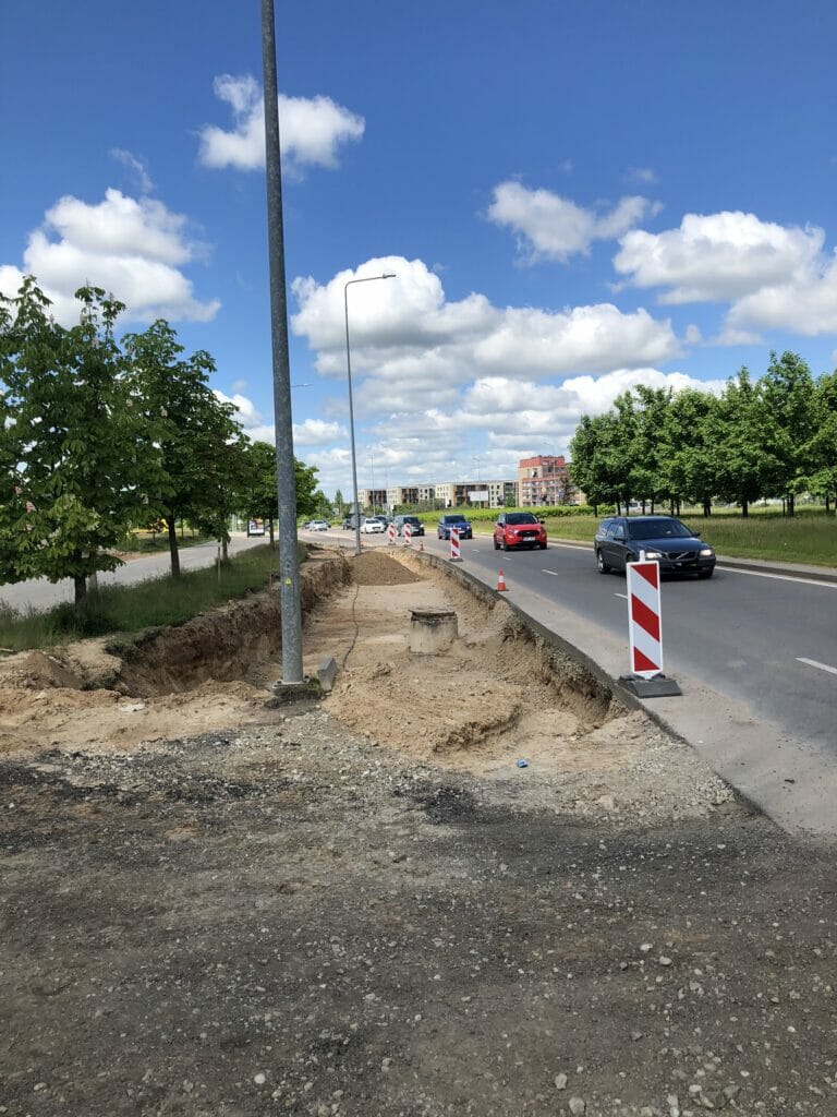 Pilaitės pr. atkarpa nuo Įsruties g. iki Papilėnų g. (Pilaitės pr.) - Velosipēdu ceļš, Iela - būvdarbu attēli