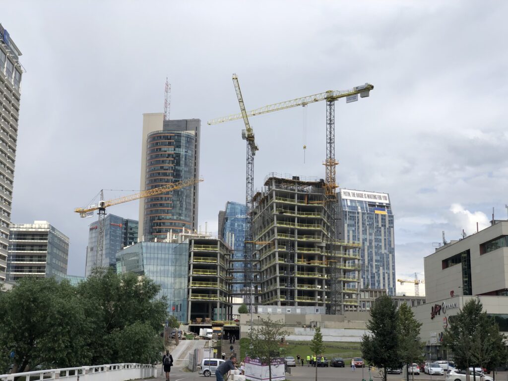 Artery (Konstitucijos pr. 18B) - Biroju centrs - būvdarbu attēli