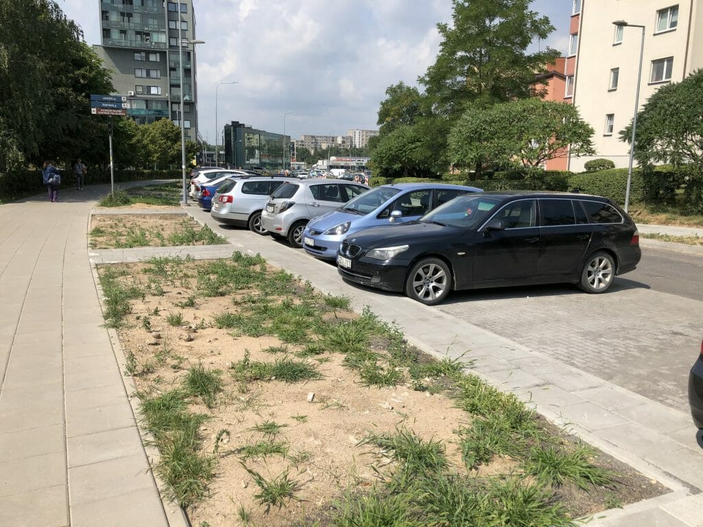 Ramaus eismo gatvė prie Vilniaus rajono centrinės poliklinikos (J. Baltrušaičio g.) - Tänav - ehituse fotod