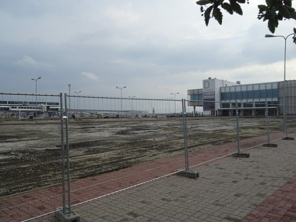 Vanasadama D-terminaliga piirnev välisruum (Logi 2, 4 / Lootsi 13, 14 / Sadama 21. 25 / Uus-Sadama 19) - Bike path, Street - construction photos