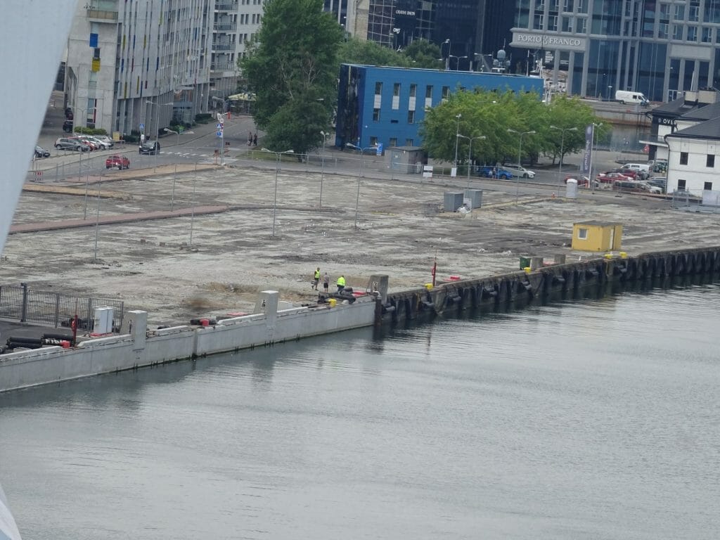 Vanasadama D-terminaliga piirnev välisruum (Logi 2, 4 / Lootsi 13, 14 / Sadama 21. 25 / Uus-Sadama 19) - Bike path, Street - construction photos