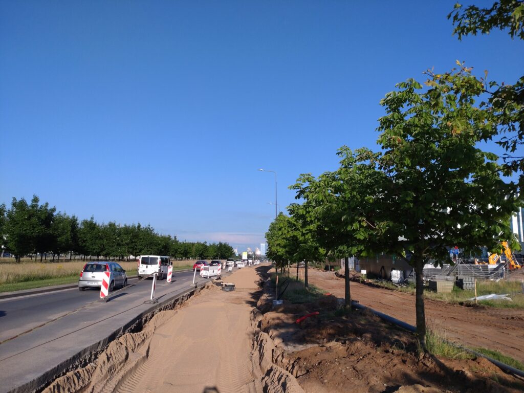 Pilaitės pr. atkarpa nuo Įsruties g. iki Papilėnų g. (Pilaitės pr.) - Velosipēdu ceļš, Iela - būvdarbu attēli