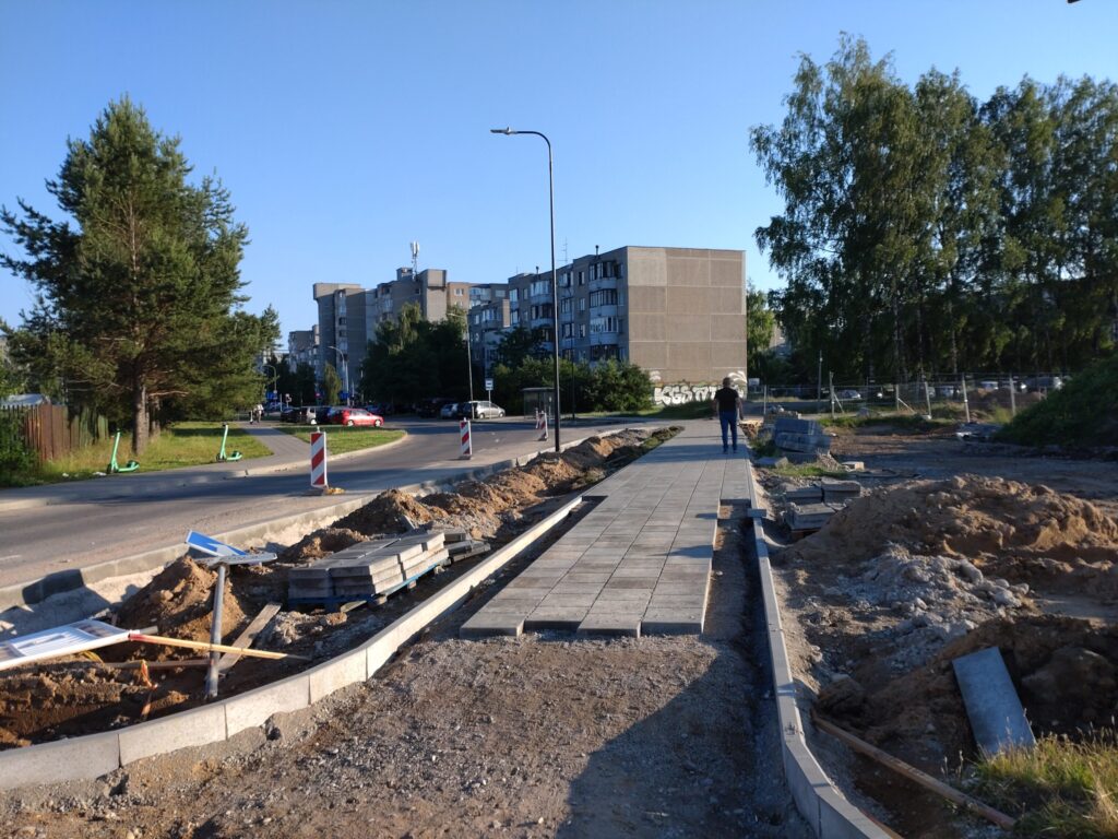 Pilaitės pr. atkarpa nuo Įsruties g. iki Papilėnų g. (Pilaitės pr.) - Velosipēdu ceļš, Iela - būvdarbu attēli