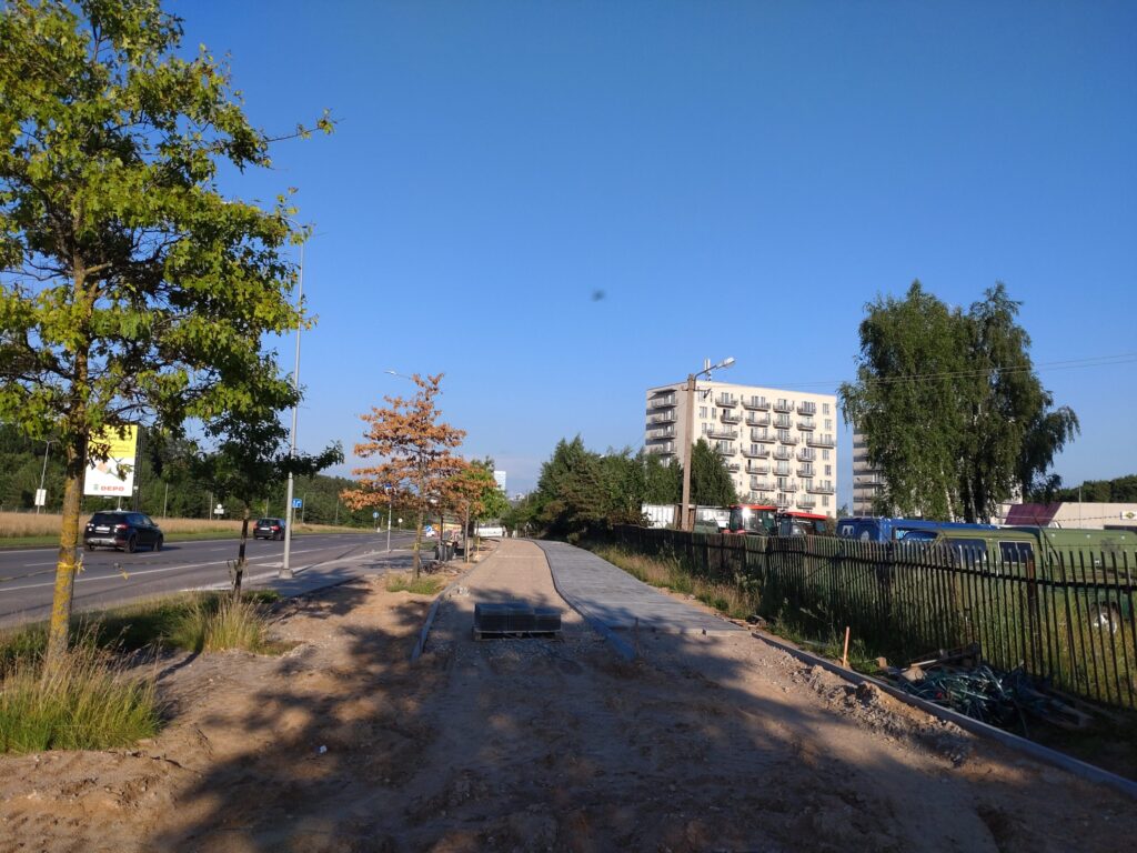 Pilaitės pr. atkarpa nuo Įsruties g. iki Papilėnų g. (Pilaitės pr.) - Velosipēdu ceļš, Iela - būvdarbu attēli
