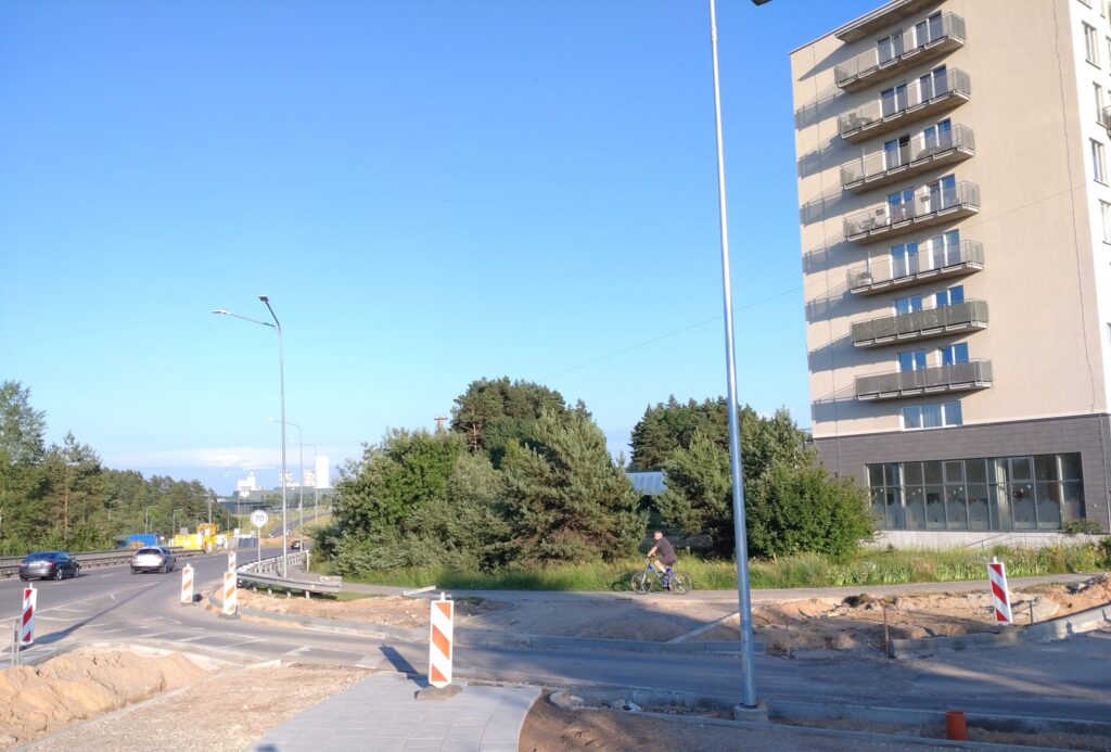 Pilaitės pr. atkarpa nuo Įsruties g. iki Papilėnų g. (Pilaitės pr.) - Velosipēdu ceļš, Iela - būvdarbu attēli