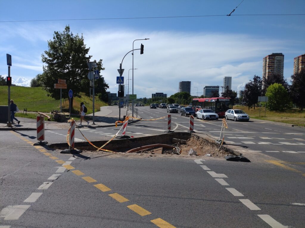T. Narbuto g. dviračių takas ir viešojo transporto juosta (T. Narbuto g.) - Bike path - construction photos