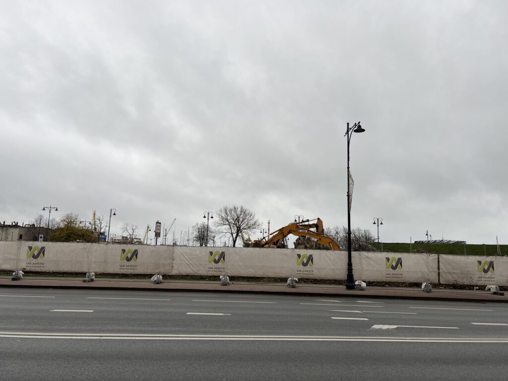 Pilies g. automobilių stovėjimo aikštelė (Pilies g. 2A) - Stovėjimo aikštelė - statybų nuotraukos