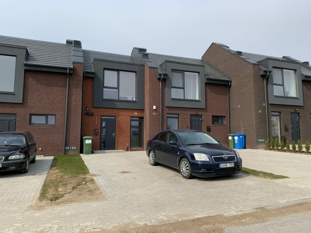 Bachmano Žemė (Vėluvos g. 1, 2, 3, 4 - 47, Eitkūnų g. 6, 6A, 8, 8A - 30, 30A, Tolminkiemio g. 1, 2, 3, 4 - 69) - Privātmāju kopienas, Rindu mājas - būvdarbu attēli