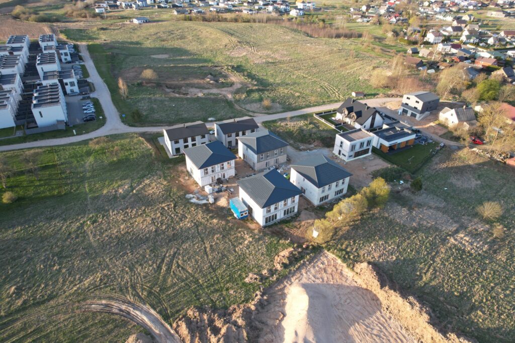 Skalvos g. namai (Skalvos g. 28, 30) - Row housing - construction photos