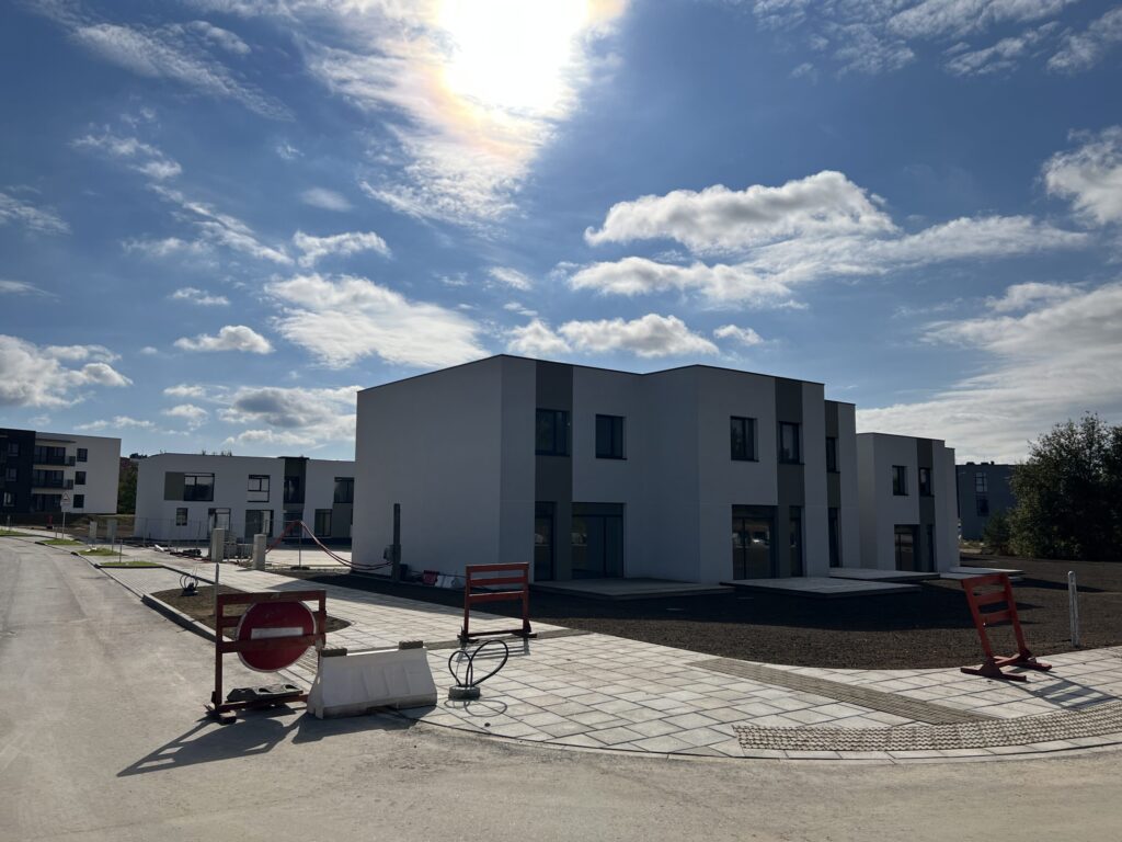 Pilaitės namai (Tilžės g. 47, 53, 55, 57, 59, 60, 61, 63, 65, 67, Gumbinės g. 8, 12, 14, Virbalio g. 4, Tolminkiemio g. 50) - Rindu mājas - būvdarbu attēli