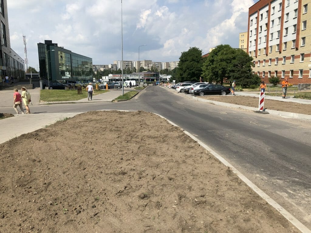 Ramaus eismo gatvė prie Vilniaus rajono centrinės poliklinikos (J. Baltrušaičio g.) - Tänav - ehituse fotod