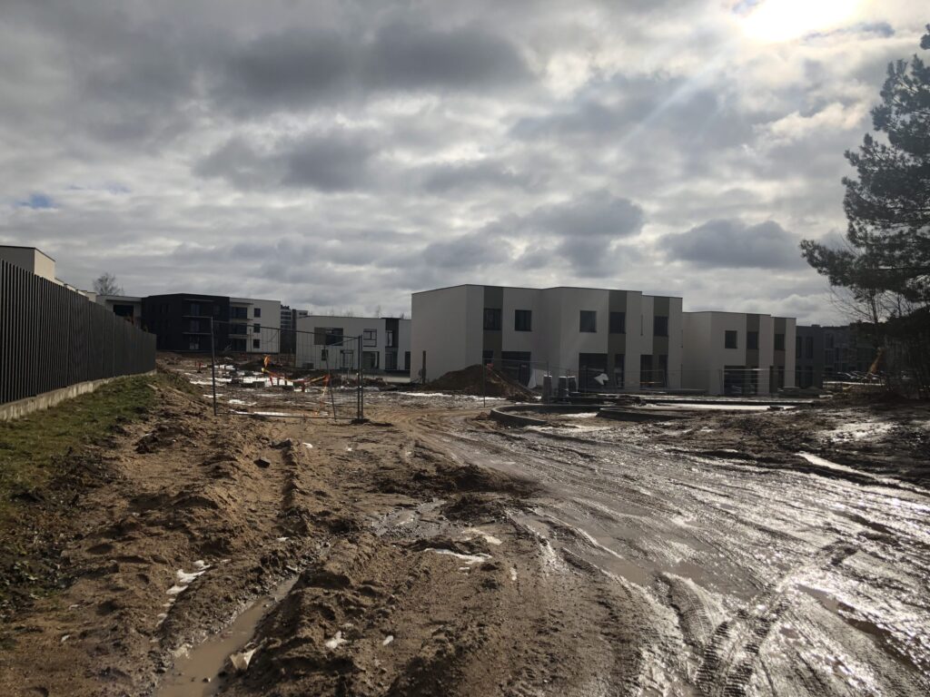 Pilaitės namai (Tilžės g. 47, 53, 55, 57, 59, 60, 61, 63, 65, 67, Gumbinės g. 8, 12, 14, Virbalio g. 4, Tolminkiemio g. 50) - Rindu mājas - būvdarbu attēli