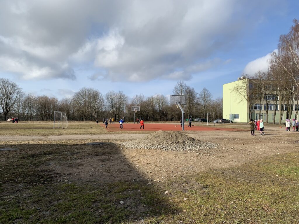 Kauno vaikų socializacijos centro aikštynas (Žeimenos g. 106) - Spordiväljak - ehituse fotod