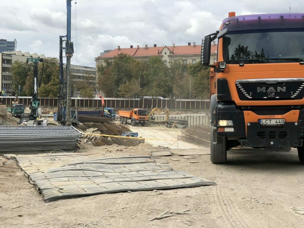 Vasario 16-osios (Vasario 16-osios g. 1) - Hotel, Office center, Primary and secondary education - construction photos