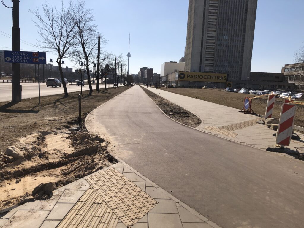 Pėsčiųjų ir dviračių takas nuo Justiniškių g. iki Pilaitės pr. (Laisvės pr.) - Bike path - construction photos