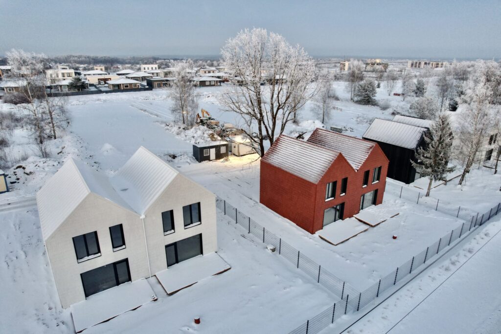 Ąžuolo kvartalas 1 etapas (Bernotų g. 1, Bernotų g. 17, Lavoriškių g. 1, Karmazinų g. 2) - Row housing - construction photos