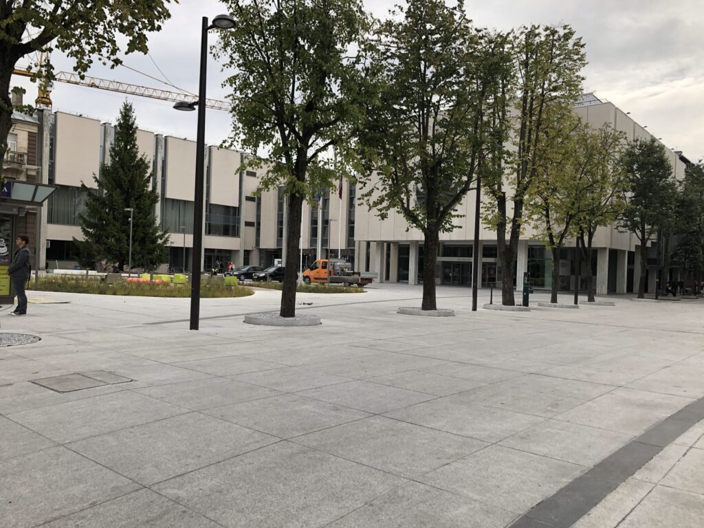 Studentų skveras (Vienybės a. 1) - Väljak - ehituse fotod