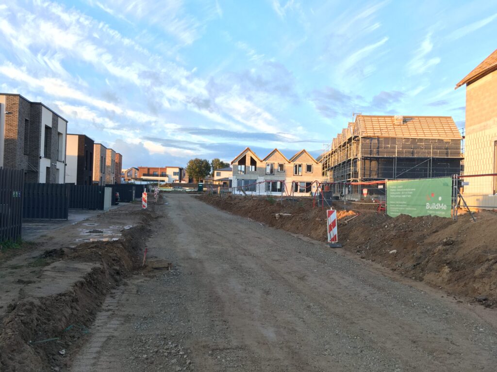 Sveiki! Kalnėnuose (Lyvių g. 53) - Sublokuoti namai - statybų nuotraukos