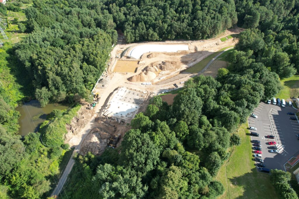 Paviršiniai nuotekų tinklai, valykla ir kaupykla Ozo g. (Šiaurinė, Ukmergės, Ozo, Miglos, Paribio, Lūšių, Elnių g.) - Izplatīšanas tīkls, Parks - būvdarbu attēli