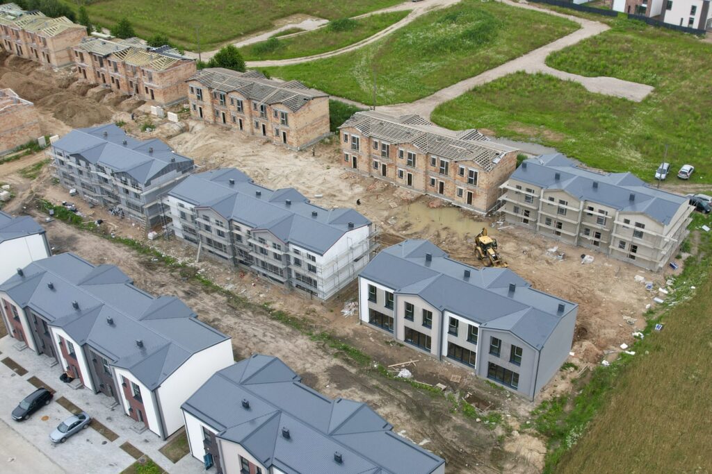 Kotedžai Kalnėnuose (Savičiūnų g.) 3 etapas (Savičiūnų g. 35E, 35F) - Row housing - construction photos