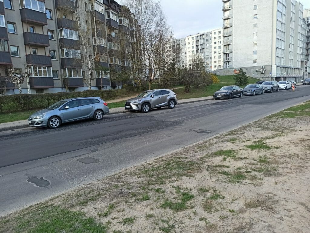 Ramaus eismo gatvė prie Vilniaus rajono centrinės poliklinikos (J. Baltrušaičio g.) - Tänav - ehituse fotod