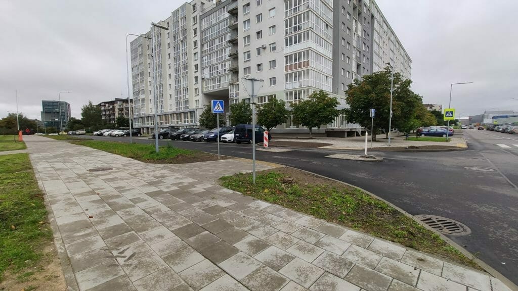 Ramaus eismo gatvė prie Vilniaus rajono centrinės poliklinikos (J. Baltrušaičio g.) - Tänav - ehituse fotod