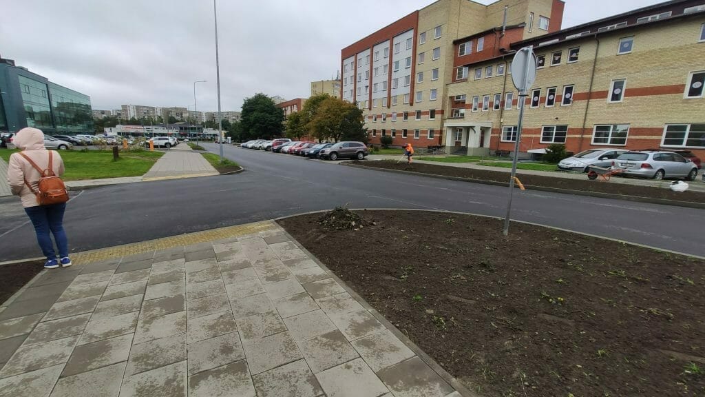 Ramaus eismo gatvė prie Vilniaus rajono centrinės poliklinikos (J. Baltrušaičio g.) - Tänav - ehituse fotod