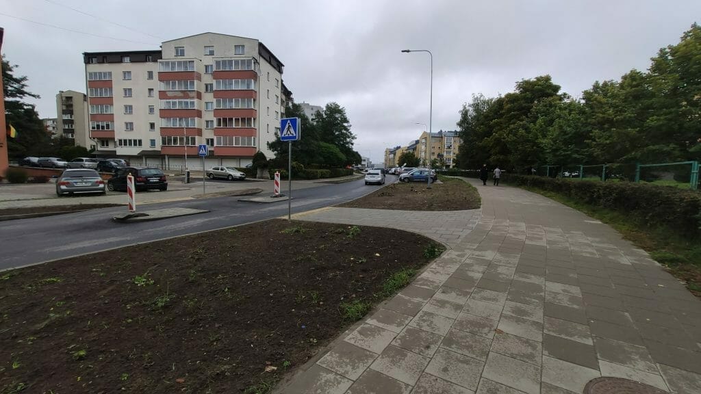 Ramaus eismo gatvė prie Vilniaus rajono centrinės poliklinikos (J. Baltrušaičio g.) - Tänav - ehituse fotod