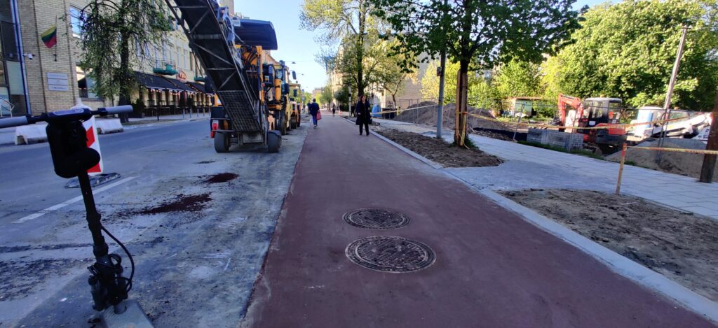 Algirdo g. dviračių takas (Algirdo g.) - Jalgrattatee, Tänav - ehituse fotod